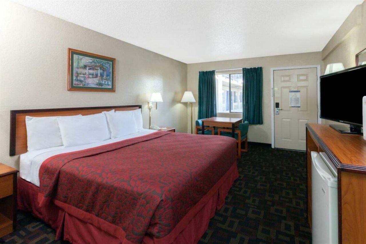 Days Inn Oklahoma City West Extérieur photo