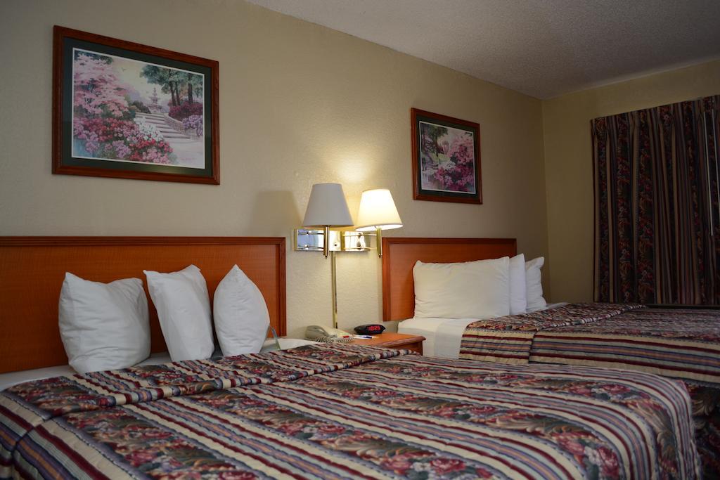 Days Inn Oklahoma City West Chambre photo